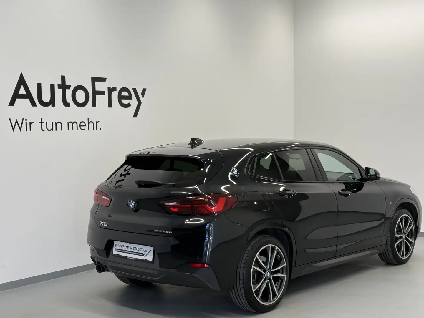 BMW X2 X2 xDrive25e Schwarz - 2