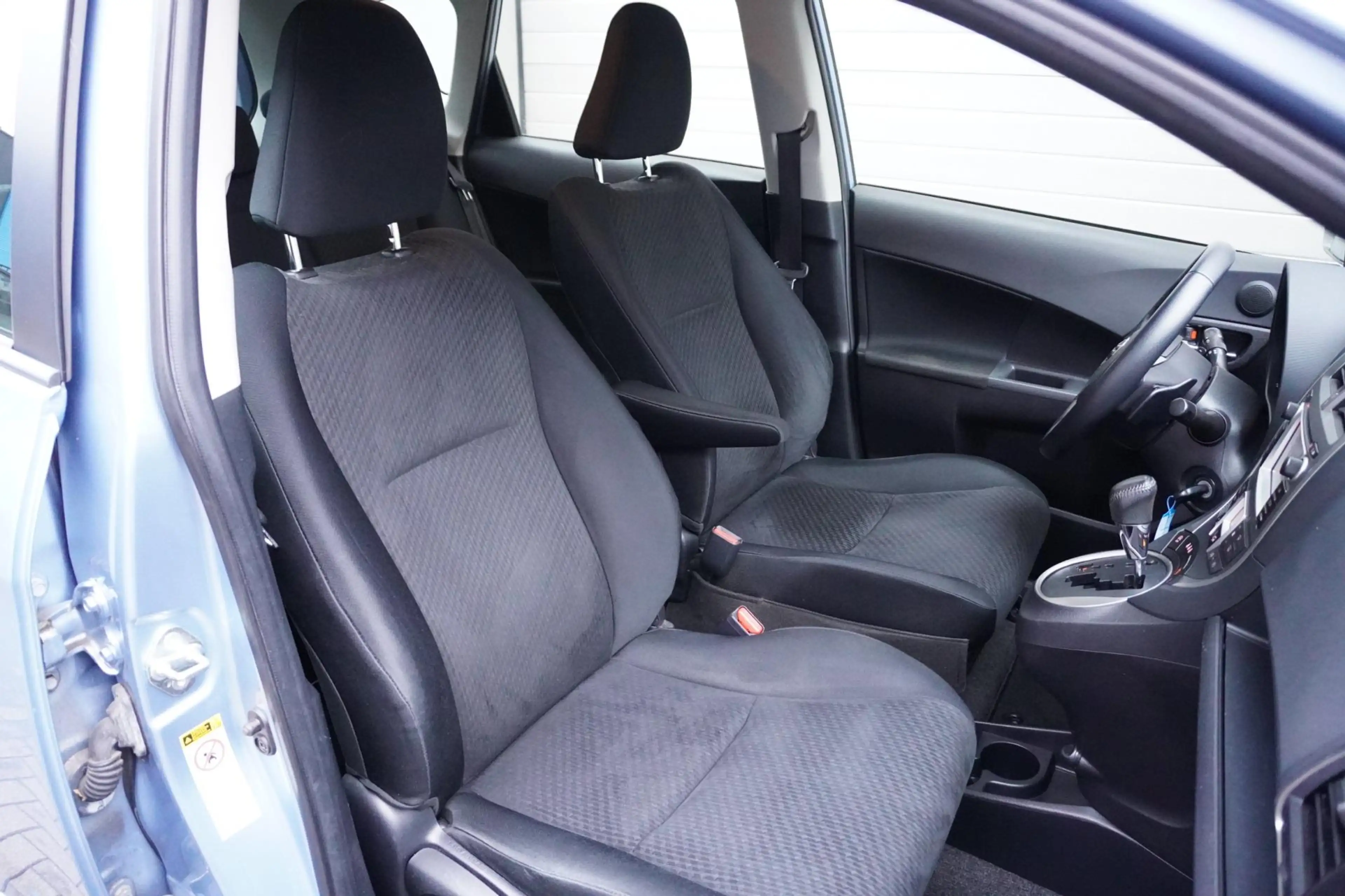 Toyota Verso-S 1.3 VVT-i Aspiration — photo 6