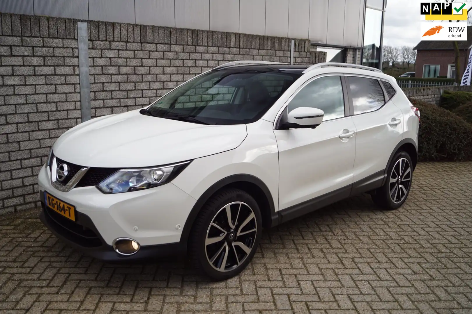 Nissan Qashqai 1.6 Tekna Panodak Leder Stoel en Voorruitverw Navi Blanco - 1
