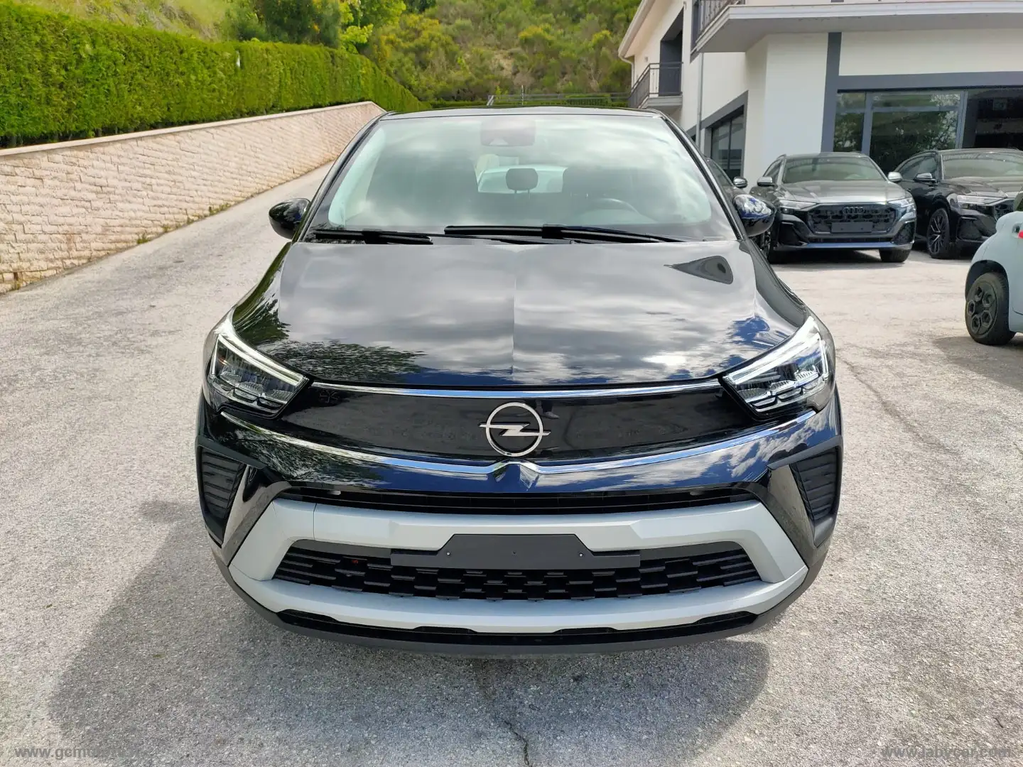 Opel Crossland X 1.2 T. 12V 130CV aut.S&S Eleg. Schwarz - 2