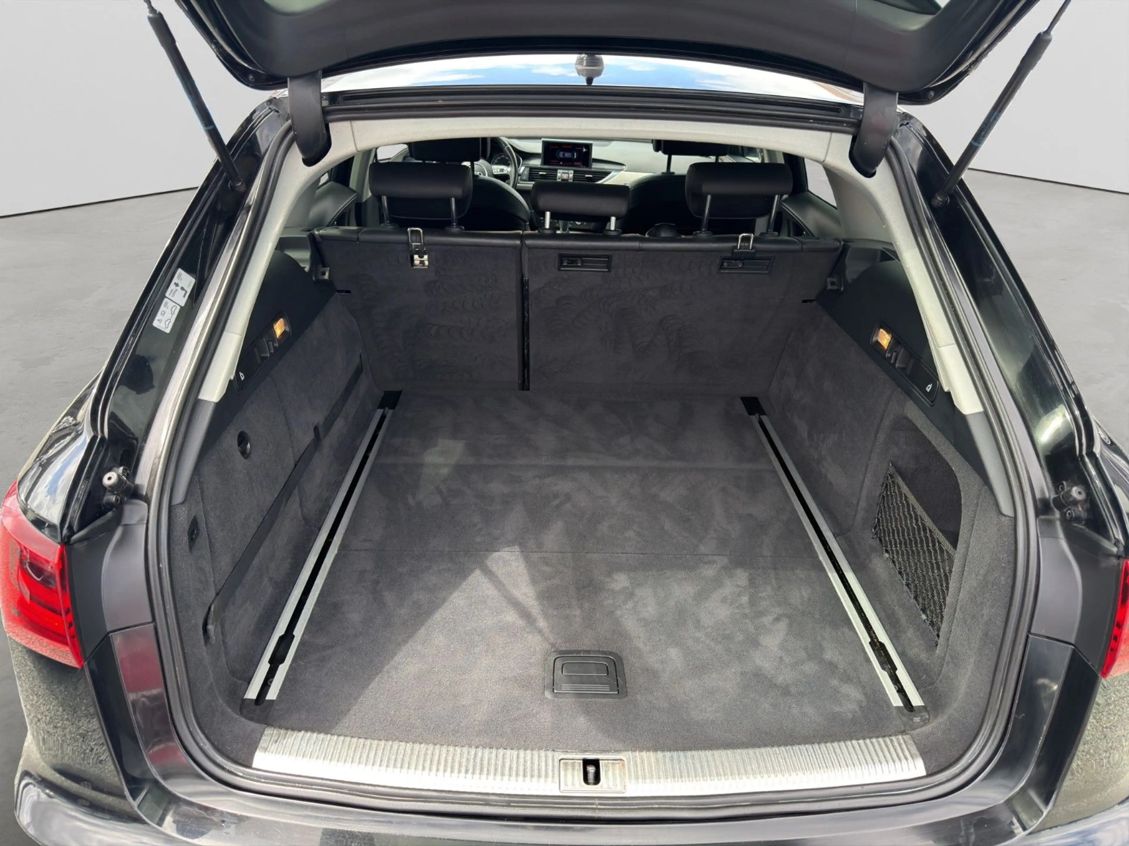 Audi A6 allroad 3.0TDI quattro PANO SITZH XEN NAV AHK — photo 10