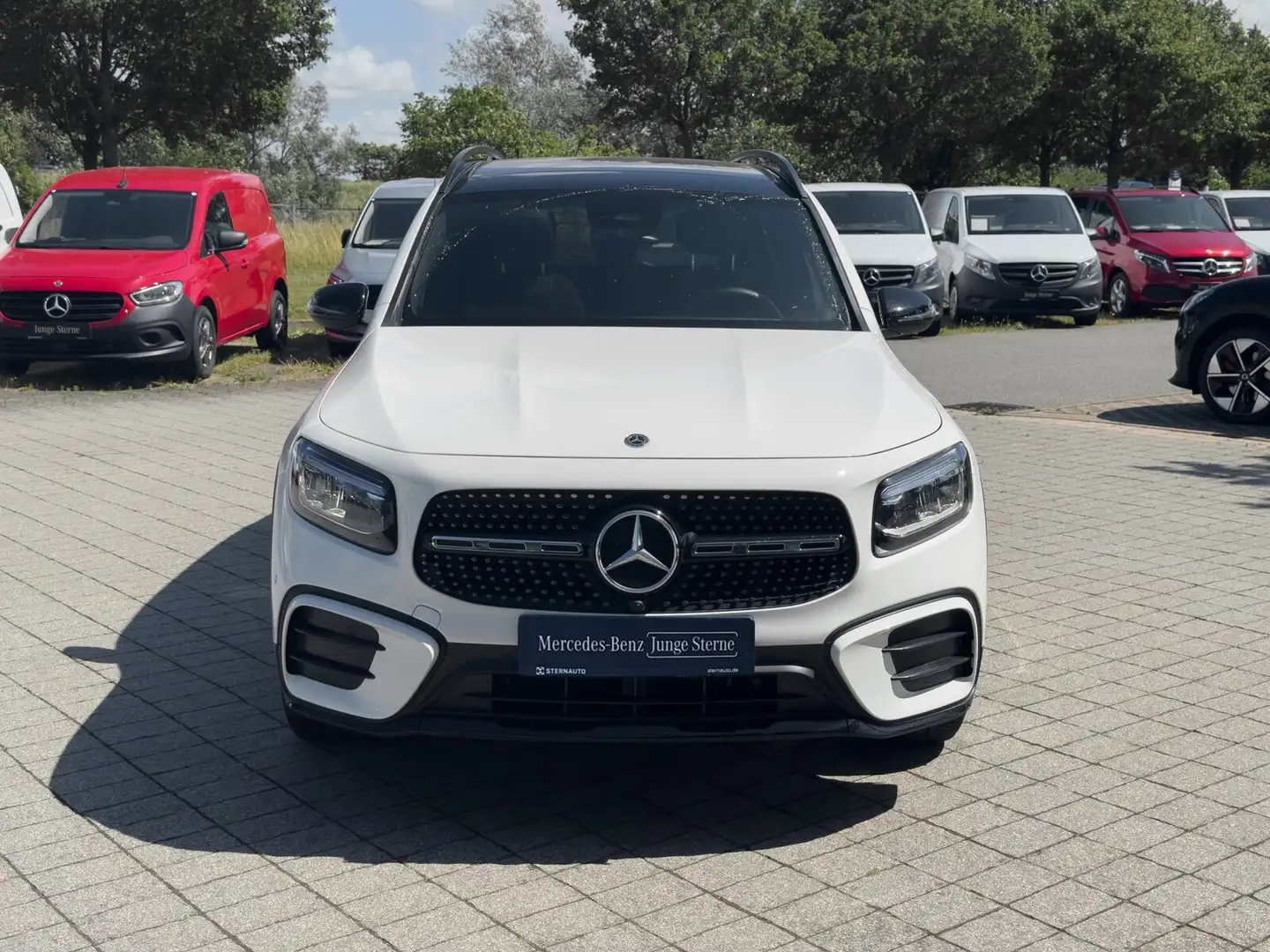Mercedes-Benz GLB 200 GLB 200 GLB 200 AMG Line Navi Pano.-Dach Keyless-Go Klima AMG Line Navi Pano.-Dach Keyless-Go/Klima Weiß - 2