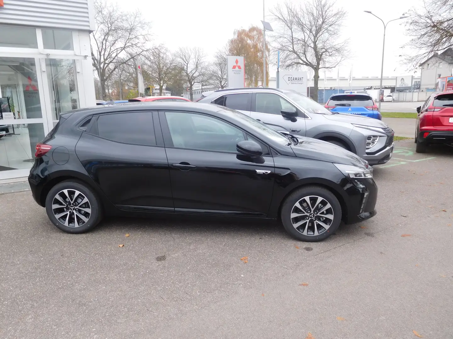 Mitsubishi Colt 1.6 Hybrid PLUS Schwarz - 2