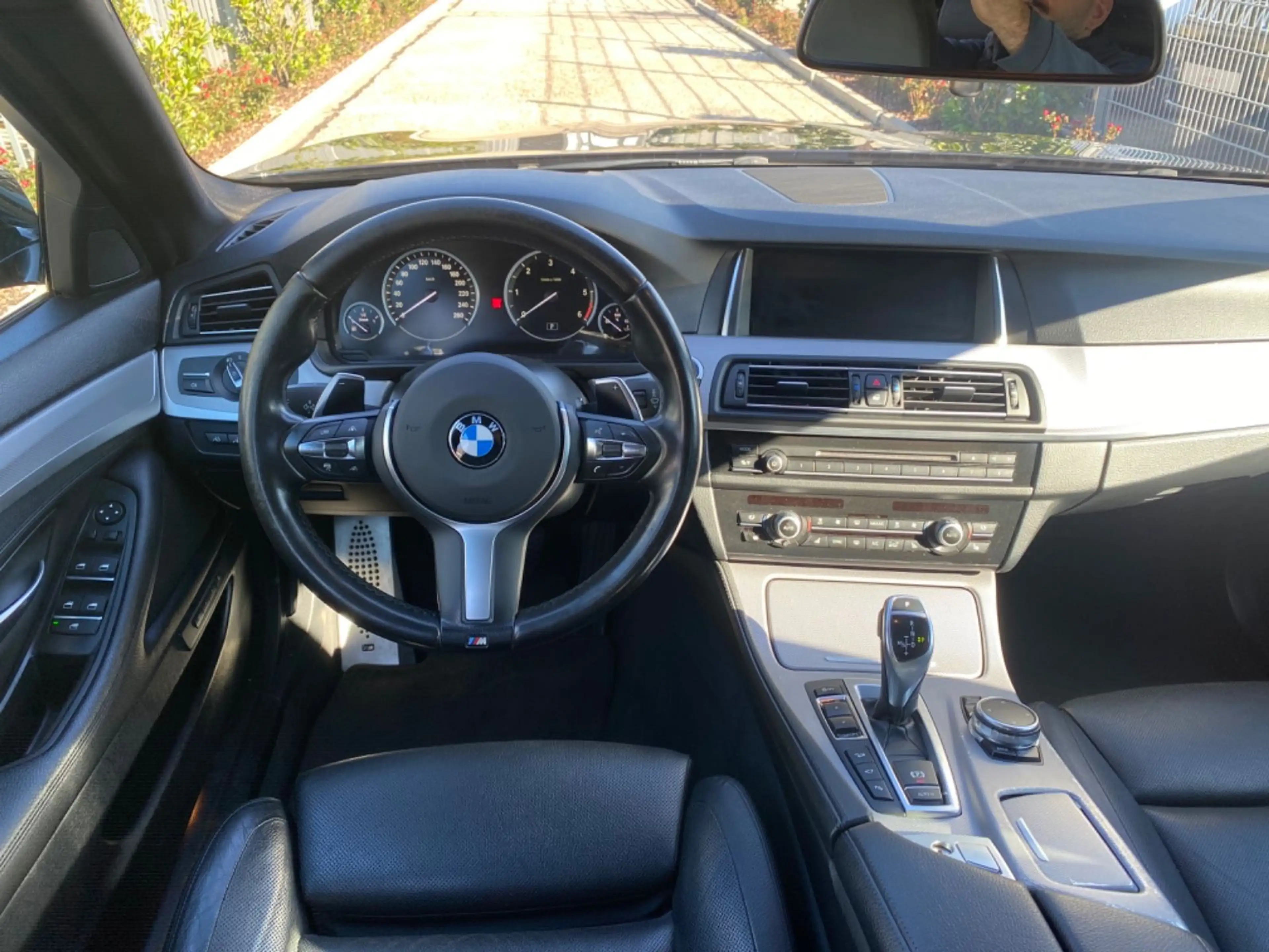 BMW 525 d Touring xDrive *M-Paket*Massage*fast Voll* — photo 11