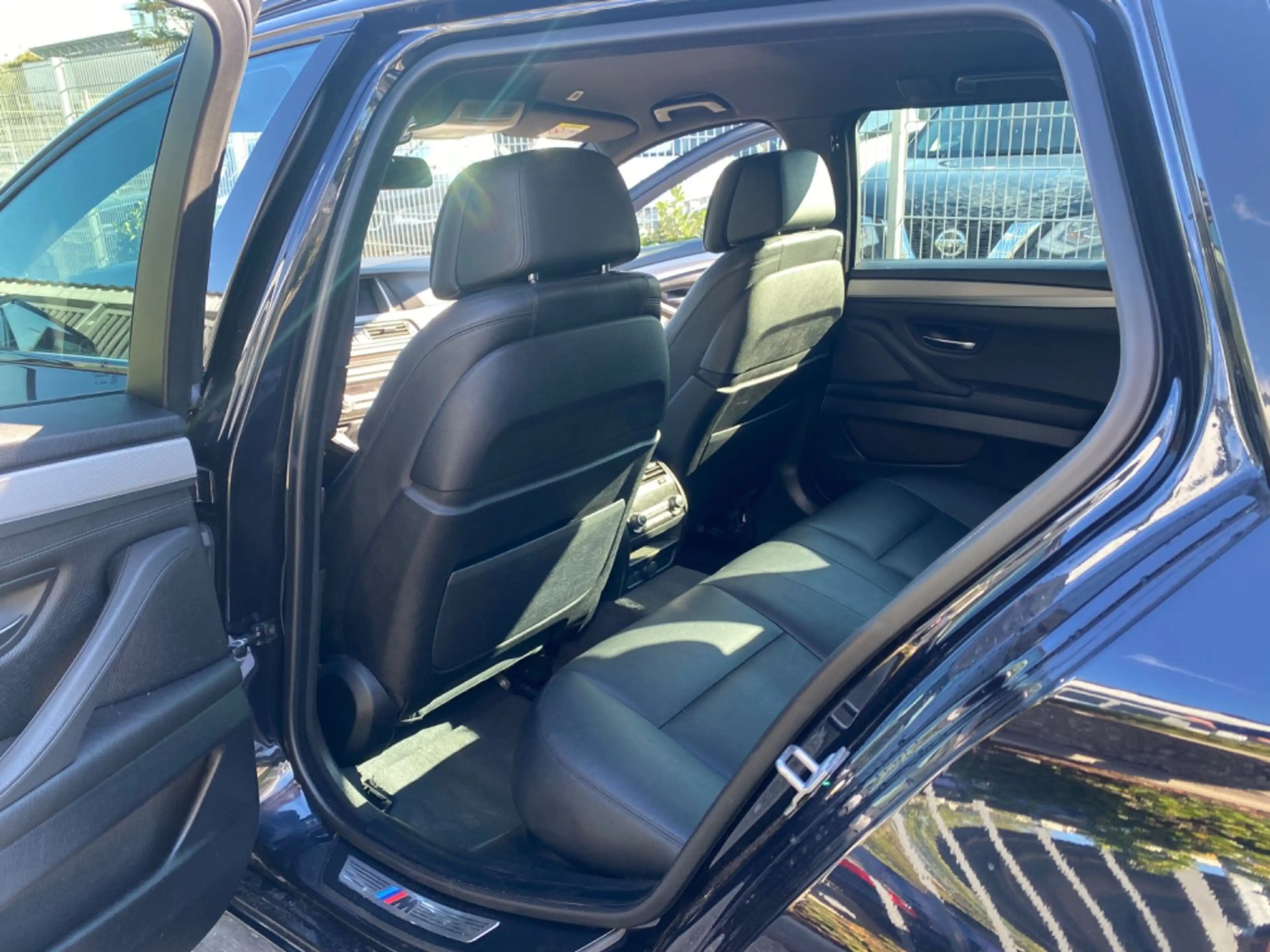 BMW 525 d Touring xDrive *M-Paket*Massage*fast Voll* — photo 12