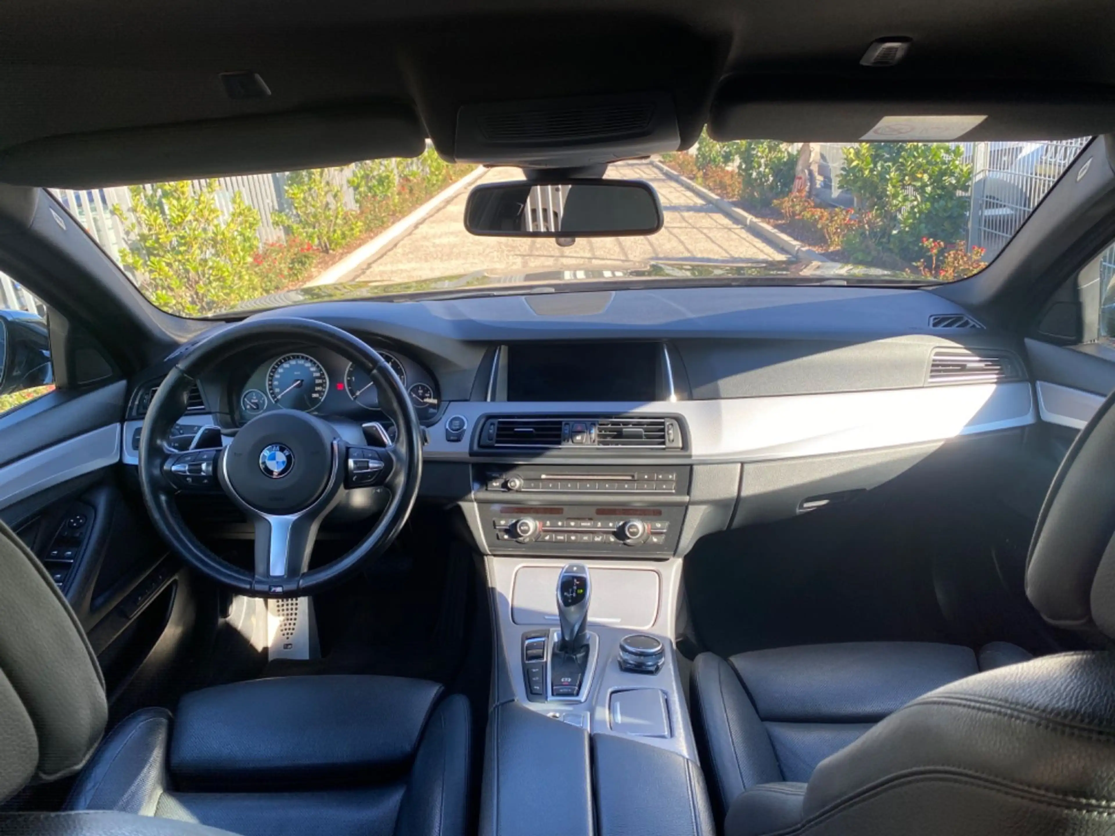 BMW 525 d Touring xDrive *M-Paket*Massage*fast Voll* — photo 10