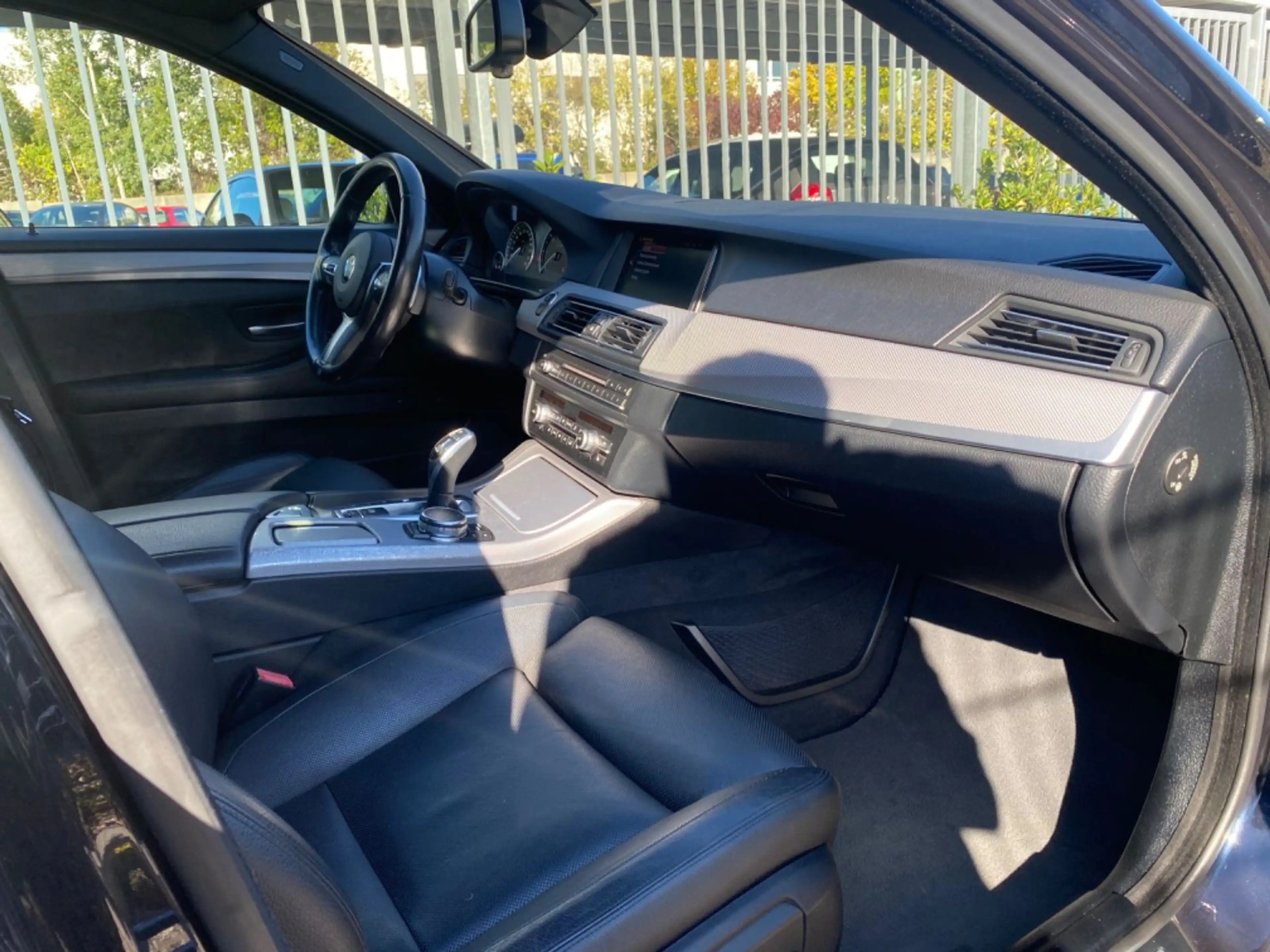 BMW 525 d Touring xDrive *M-Paket*Massage*fast Voll* — photo 9