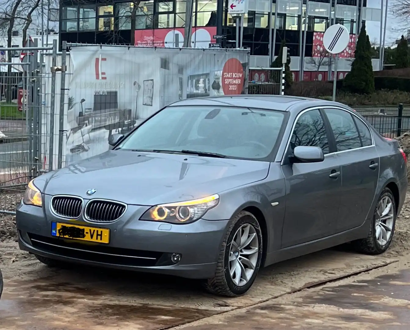 BMW 523 523i Aut. Edition Sport Grijs - 2