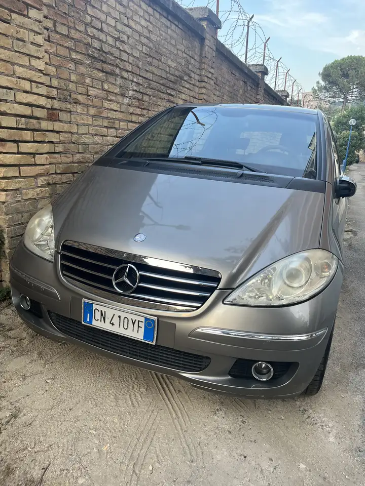 Mercedes-Benz A 180
