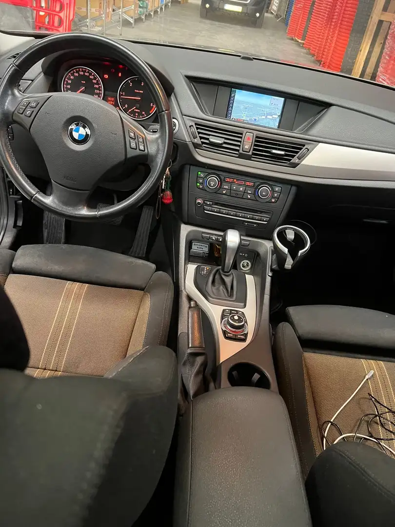 BMW X1 2.0 d sDrive Argent - 1