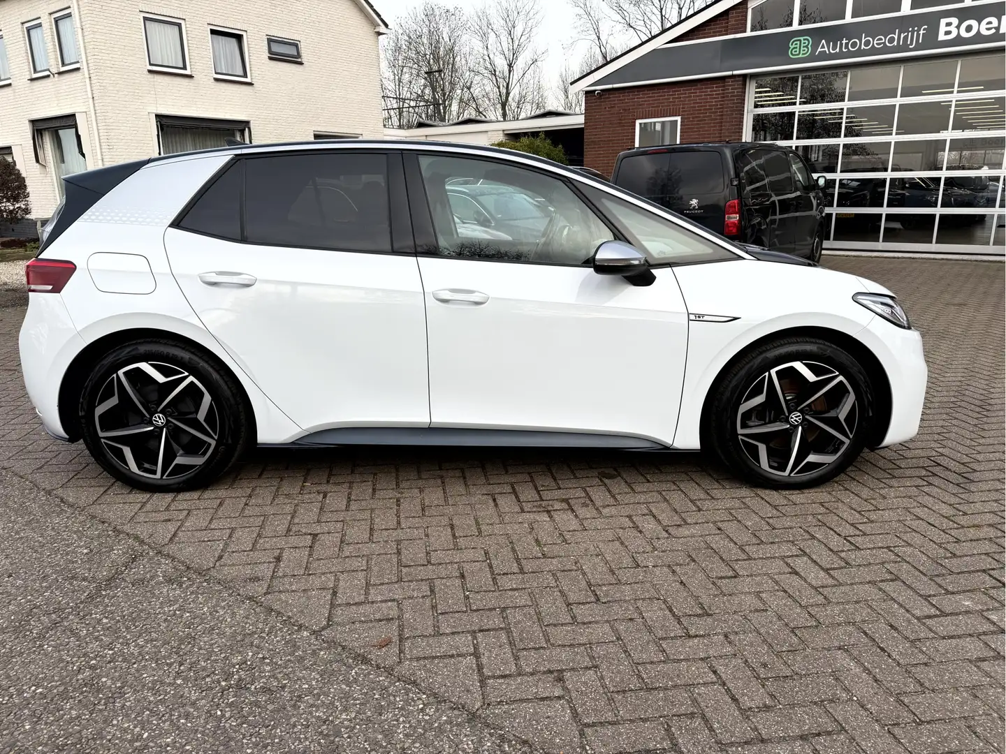 Volkswagen ID.3 First Plus 58 kWh SOH 92.8%, Camera, Trekhaak, 19' Blanc - 2