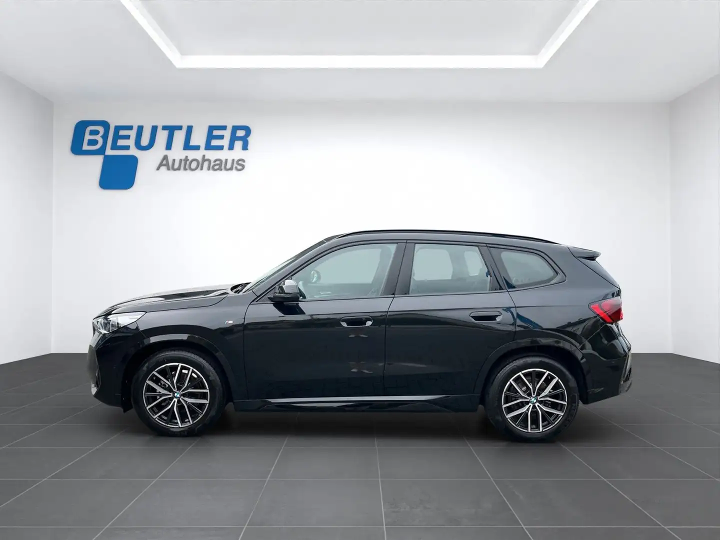 BMW X1 sDrive18i M Sport aLED Keyless Kam Navi Schwarz - 2