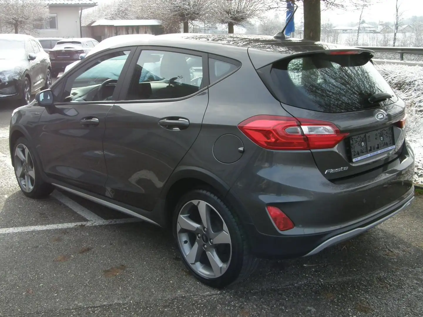 Ford Fiesta Active Grau - 2