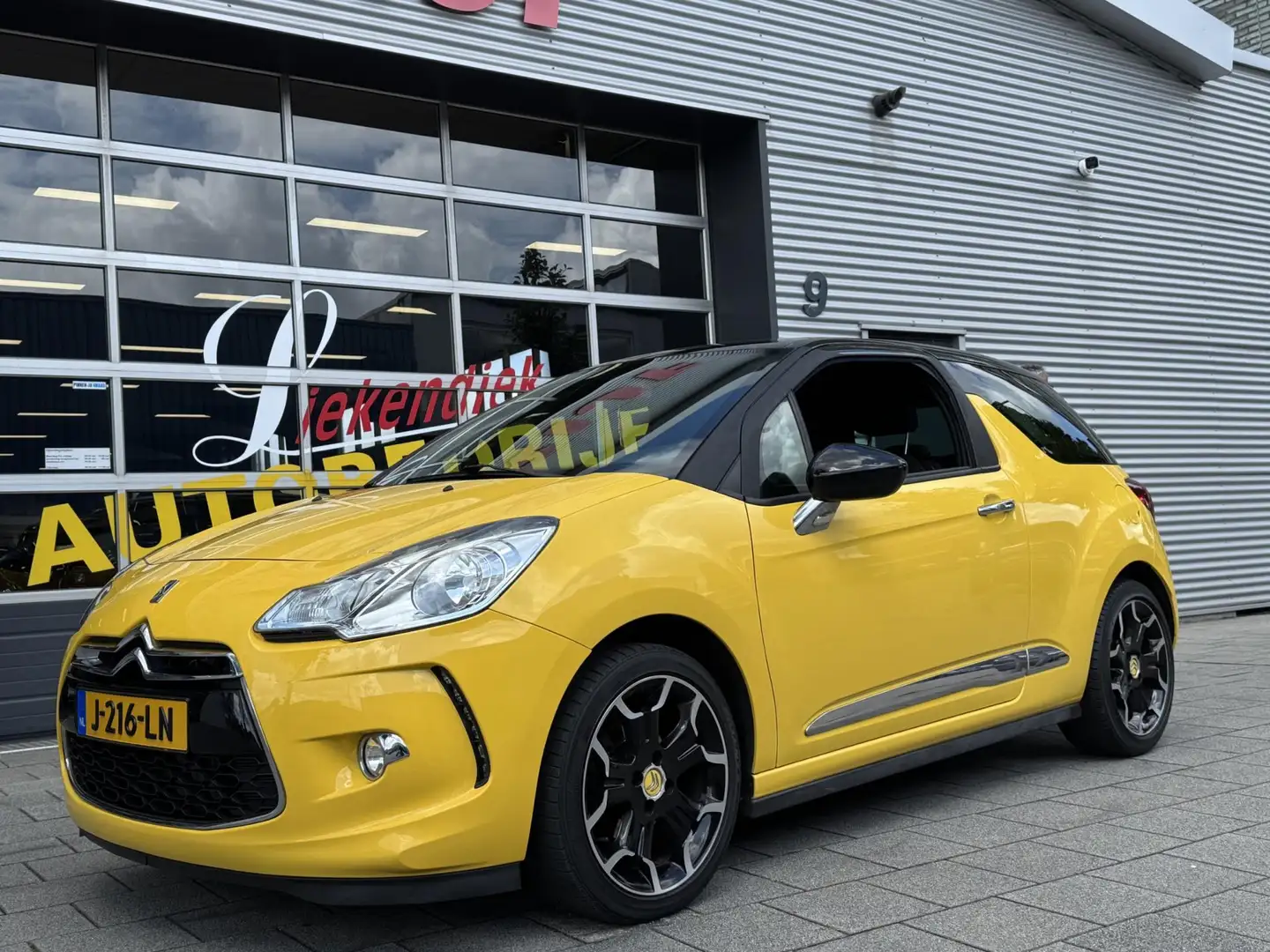 Citroen DS3 1.6 SoChic SPORT - Airco I Sport pakket I Sport ve Sárga - 1