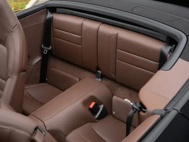 Porsche 911 view 20