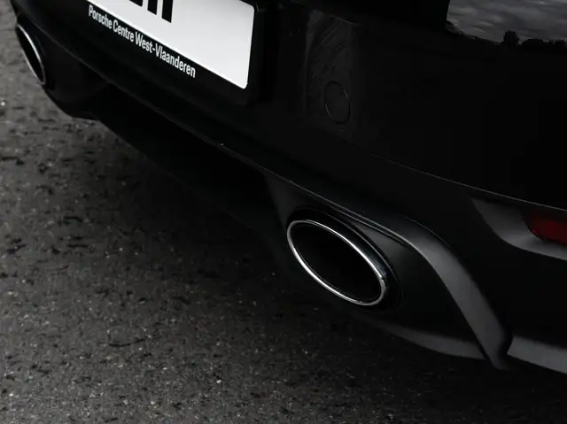 Porsche 911 view 18
