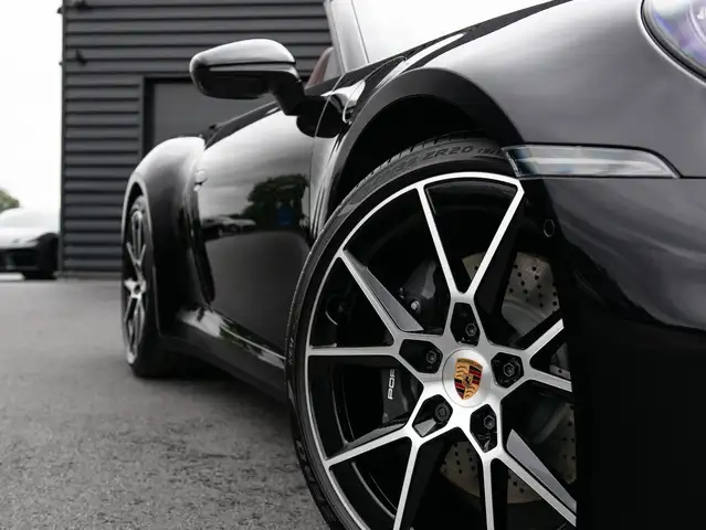 Porsche 911 view 14
