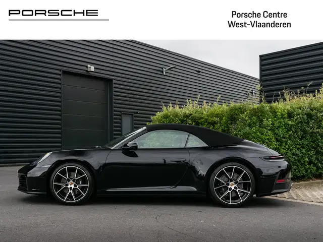 Porsche 911 view 5