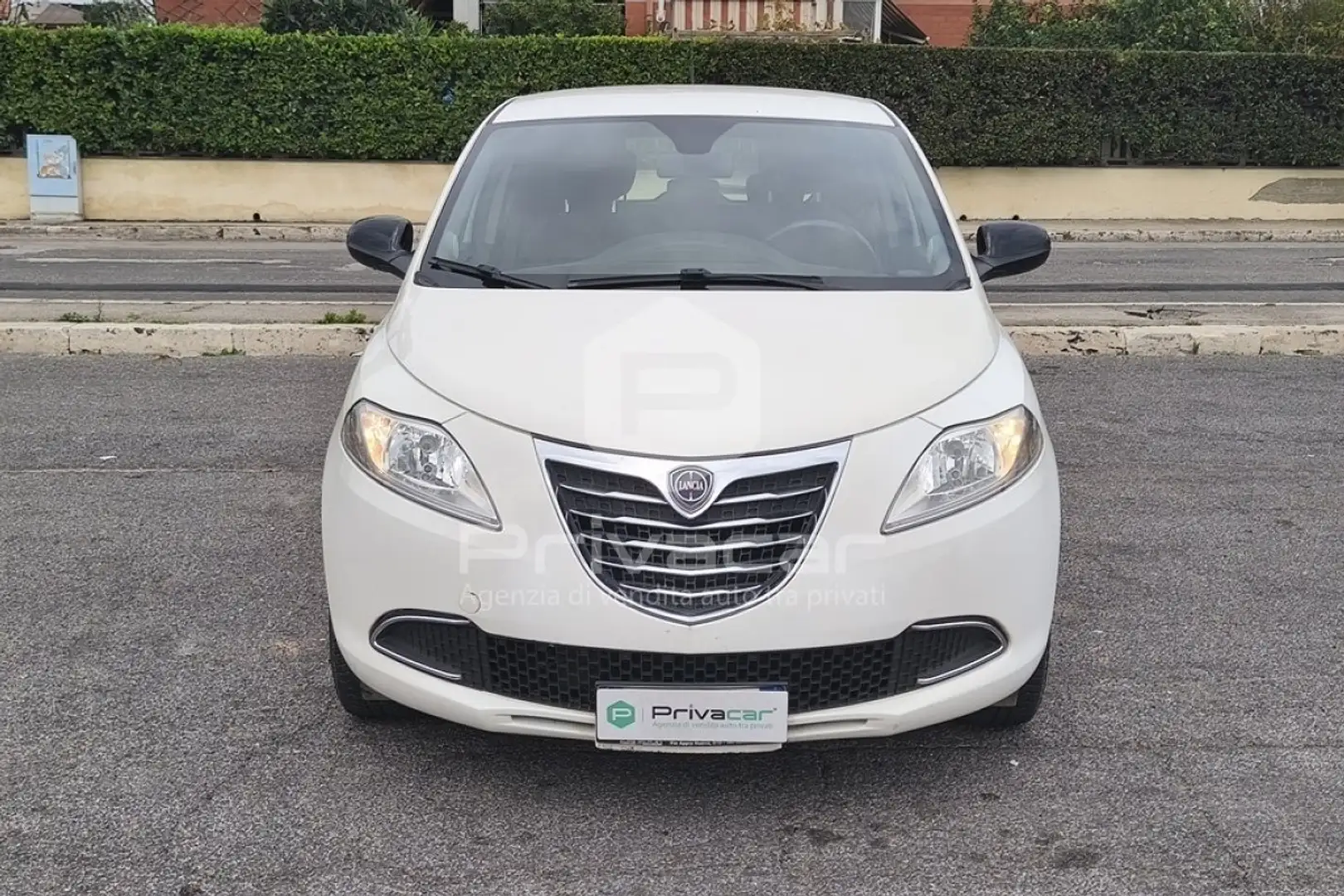 Lancia Ypsilon Ypsilon 1.2 69 CV 5 porte Gold Blanc - 2