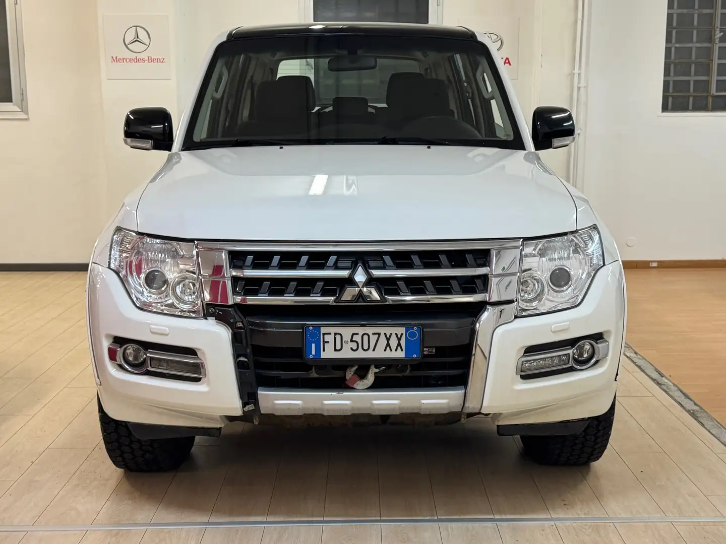 Mitsubishi Pajero 3.2 D 200cv 5p Euro6-Aut-7Posti-Garantita-Permute Wit - 1