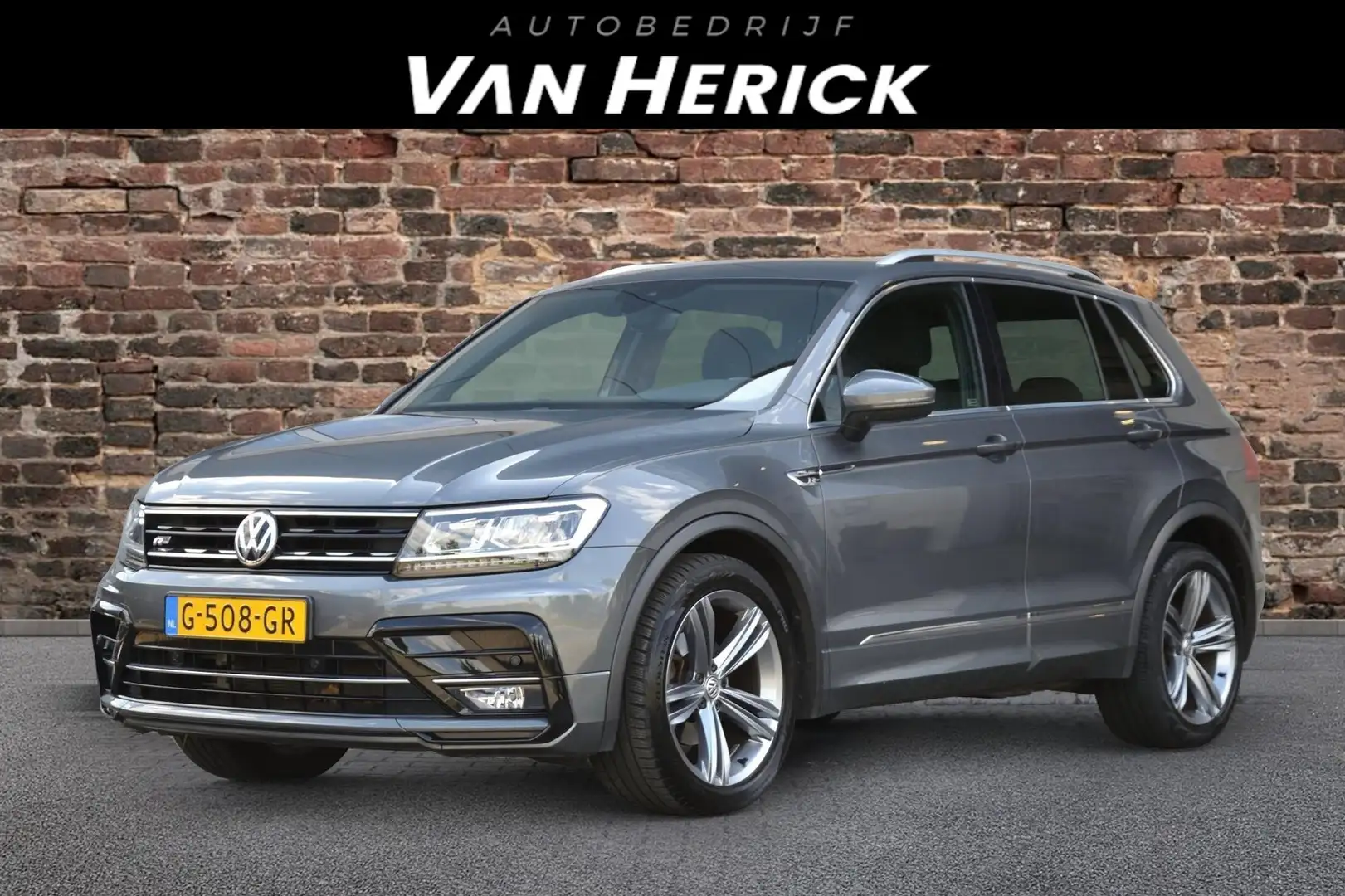 Volkswagen Tiguan 1.5 TSI R-Line | ACC | Virtual Cockpit | Trekhaak Grijs - 1