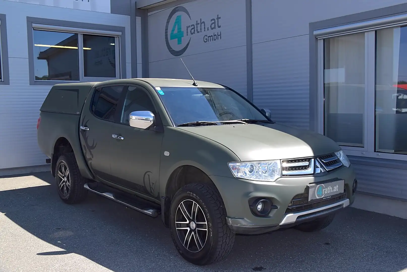 Mitsubishi L200 L 200 2,4 DI-D 4WD Doppelkabine AHK Grau - 1
