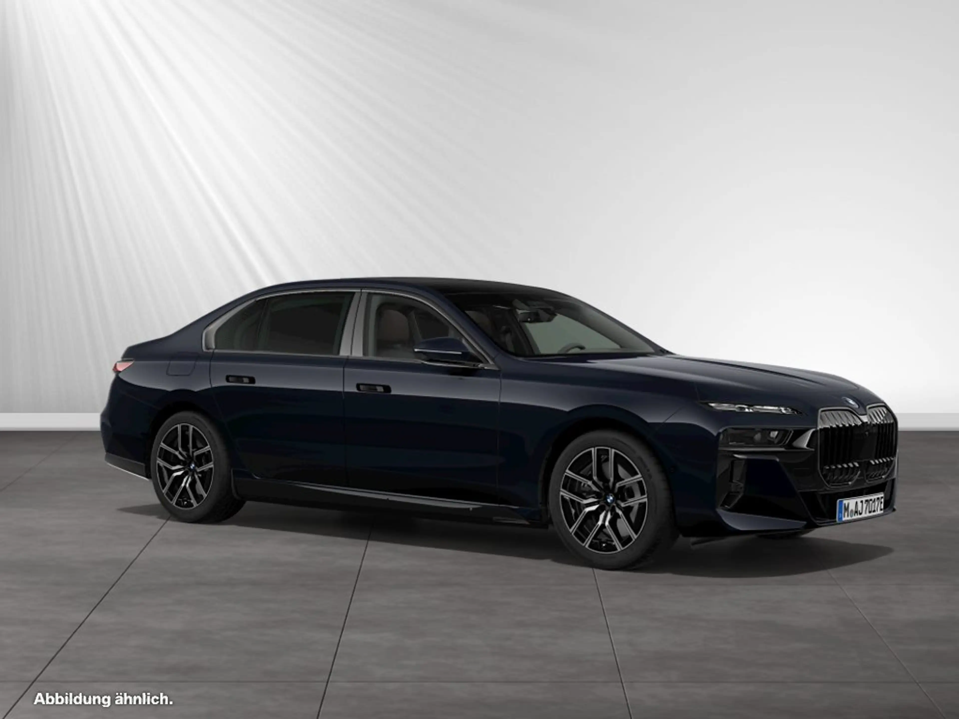 BMW i7 xDrive60 TV-Fond-Entertainment|PanoSkyLounge — photo 12