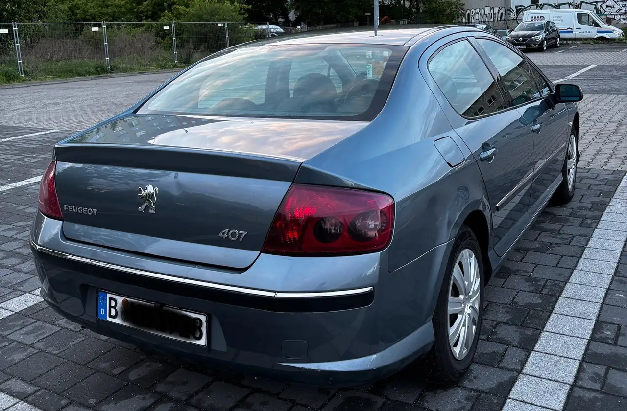 Peugeot 407