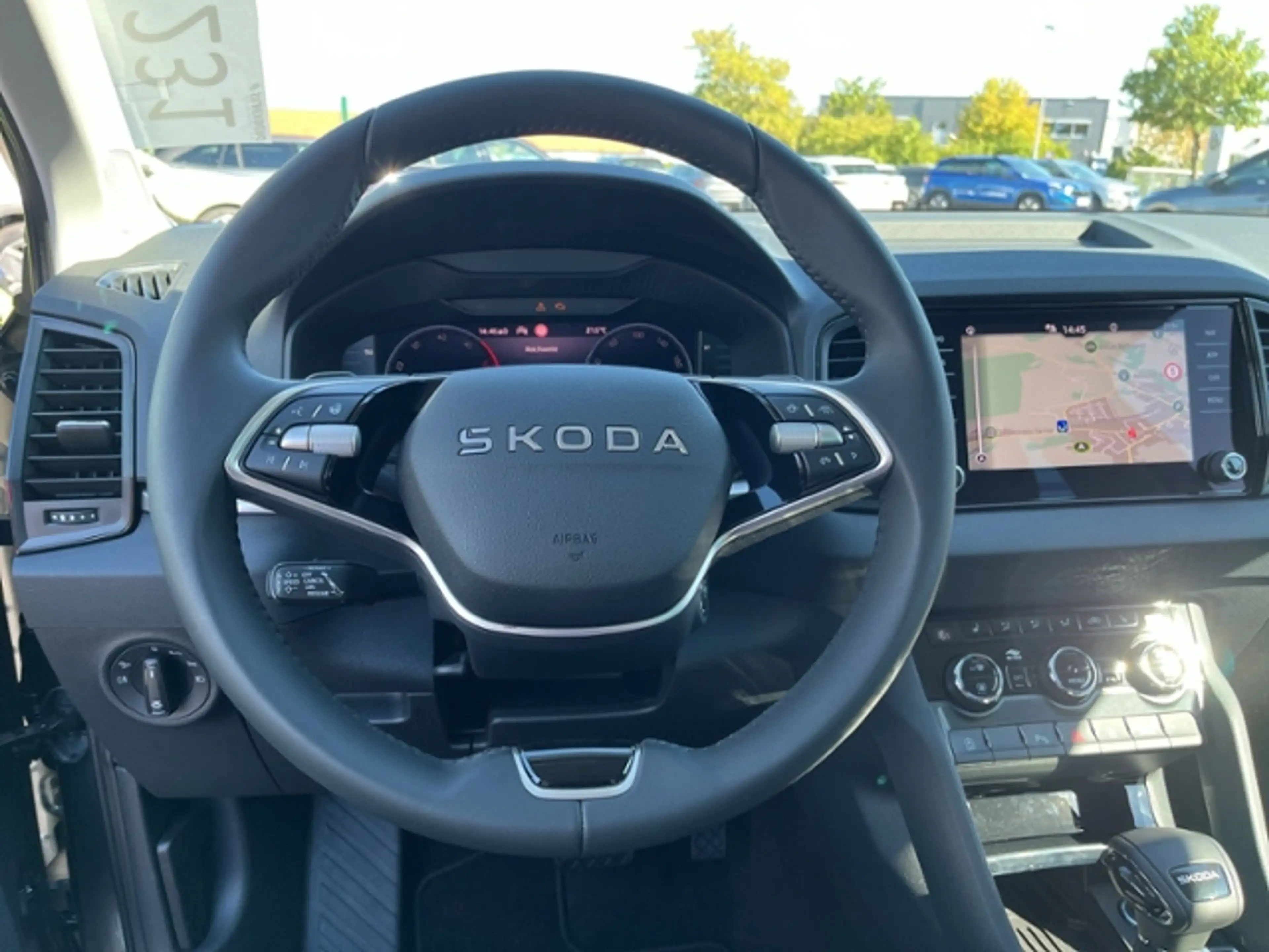 Skoda Karoq 2,0TDI 150PS DSG AHK MATRIX ACC KAMERA — photo 12