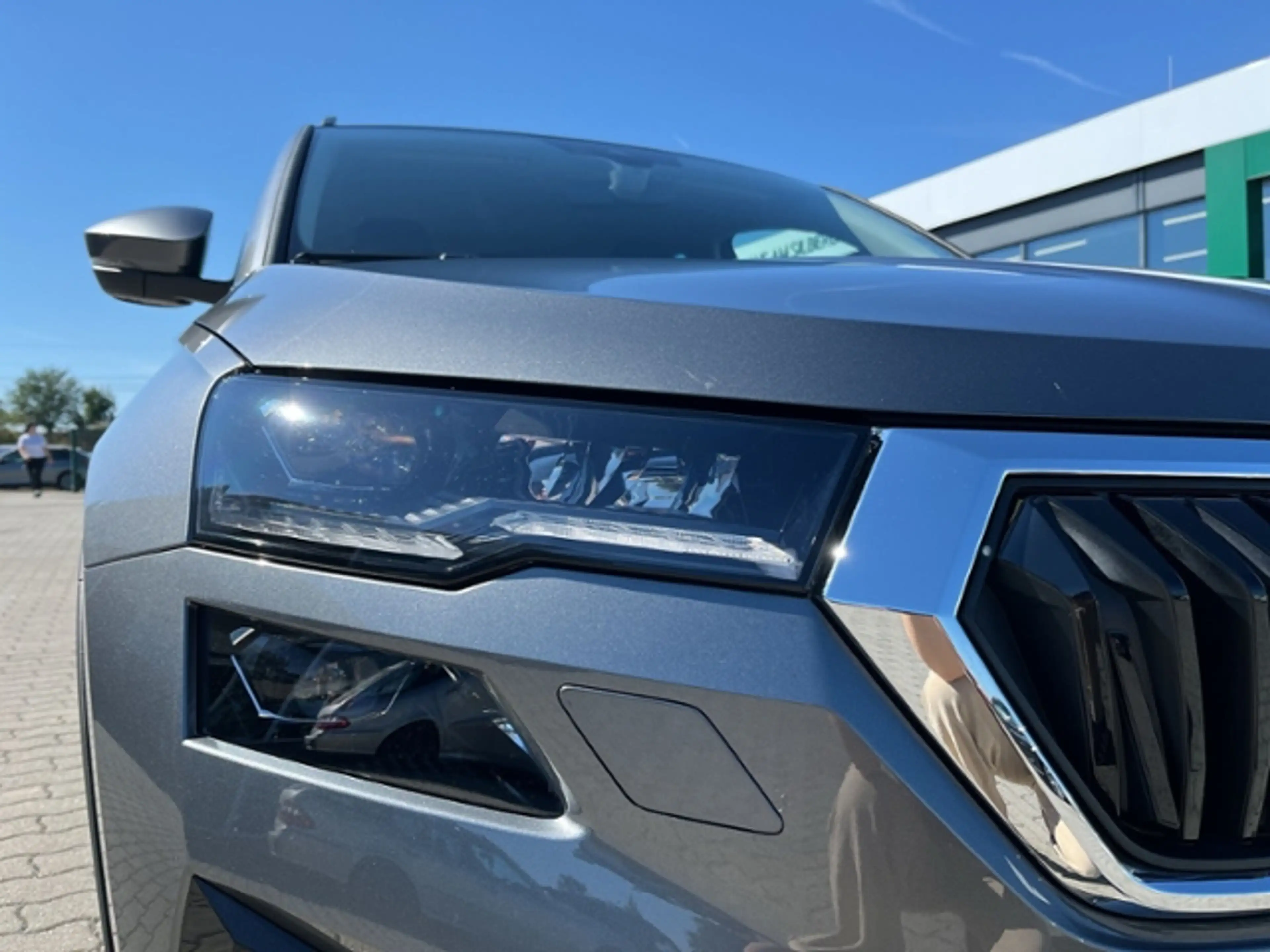 Skoda Karoq 2,0TDI 150PS DSG AHK MATRIX ACC KAMERA — photo 7