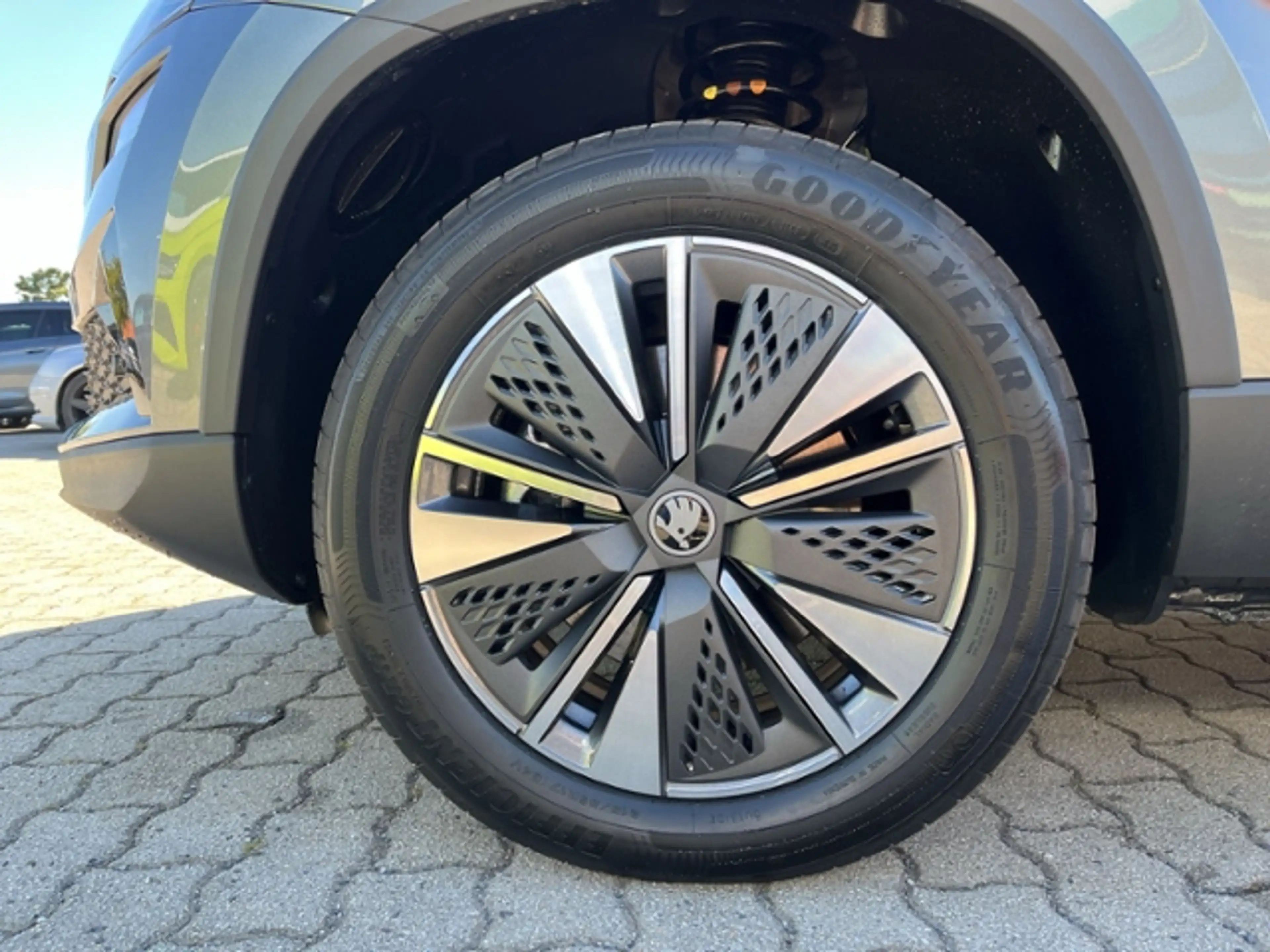 Skoda Karoq 2,0TDI 150PS DSG AHK MATRIX ACC KAMERA — photo 8