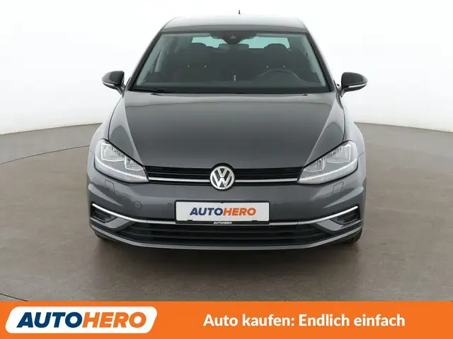 Volkswagen Golf view 9