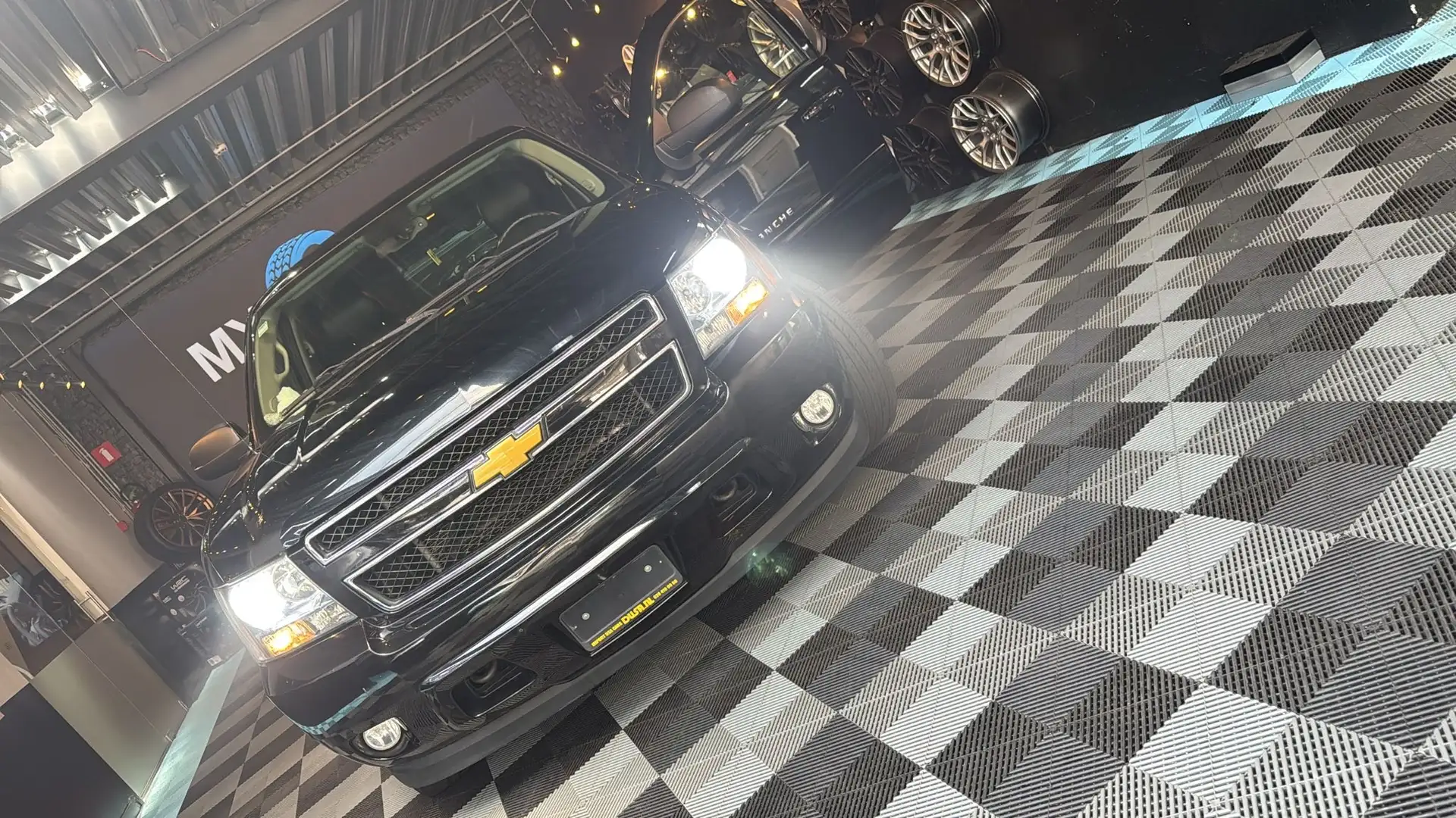 Chevrolet Avalanche - 1