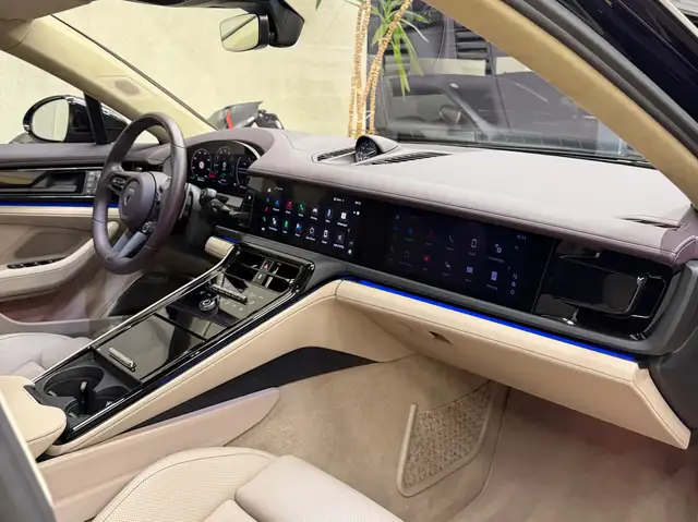 Porsche Panamera view 27