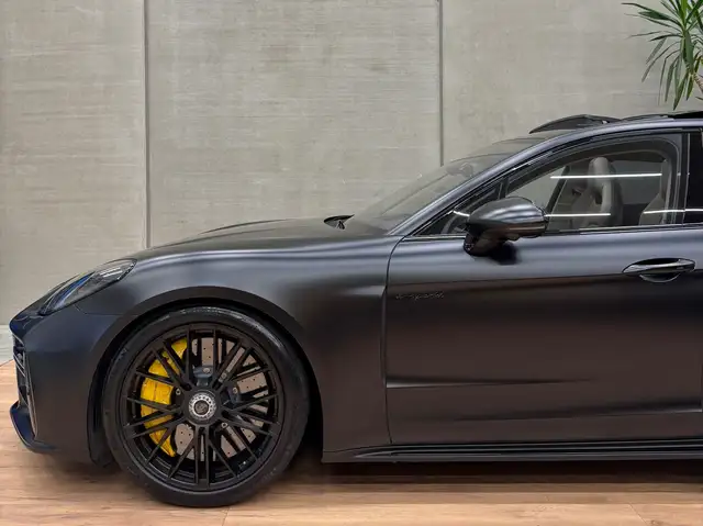Porsche Panamera view 6