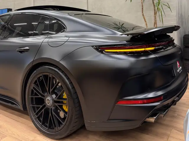 Porsche Panamera view 18