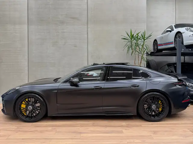 Porsche Panamera view 5
