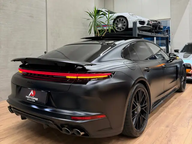 Porsche Panamera view 12