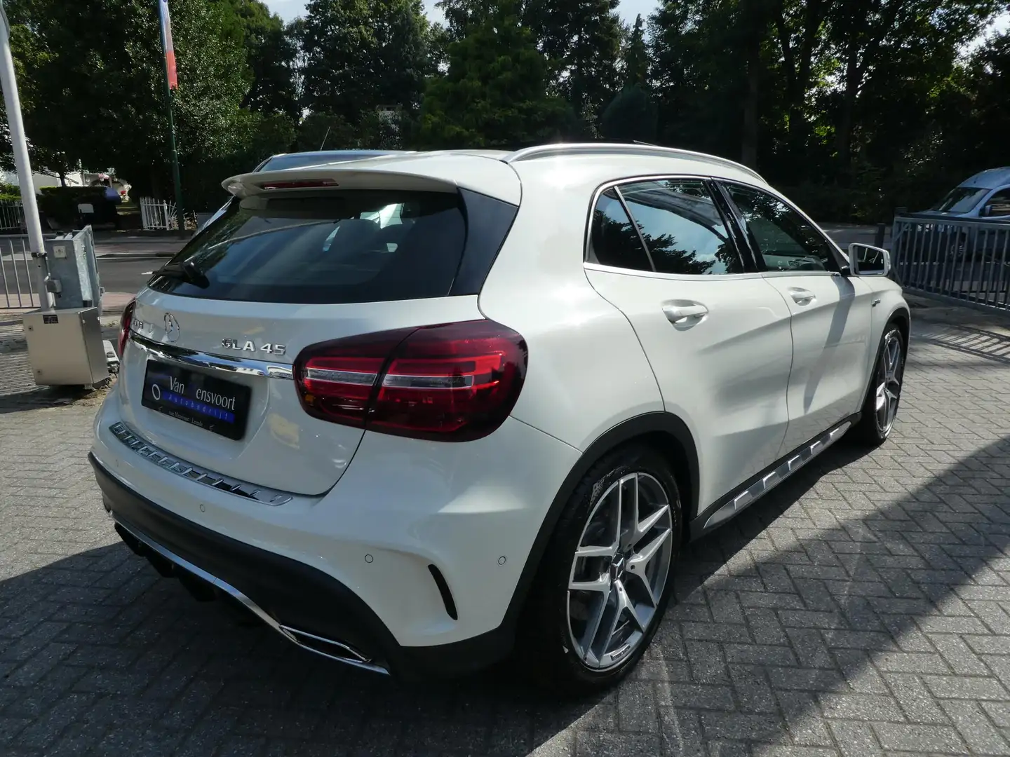 Mercedes-Benz GLA 45 AMG 4Matic 381PK Premium 1eEig|65dKM|Panorama|Camera|C Beyaz - 2