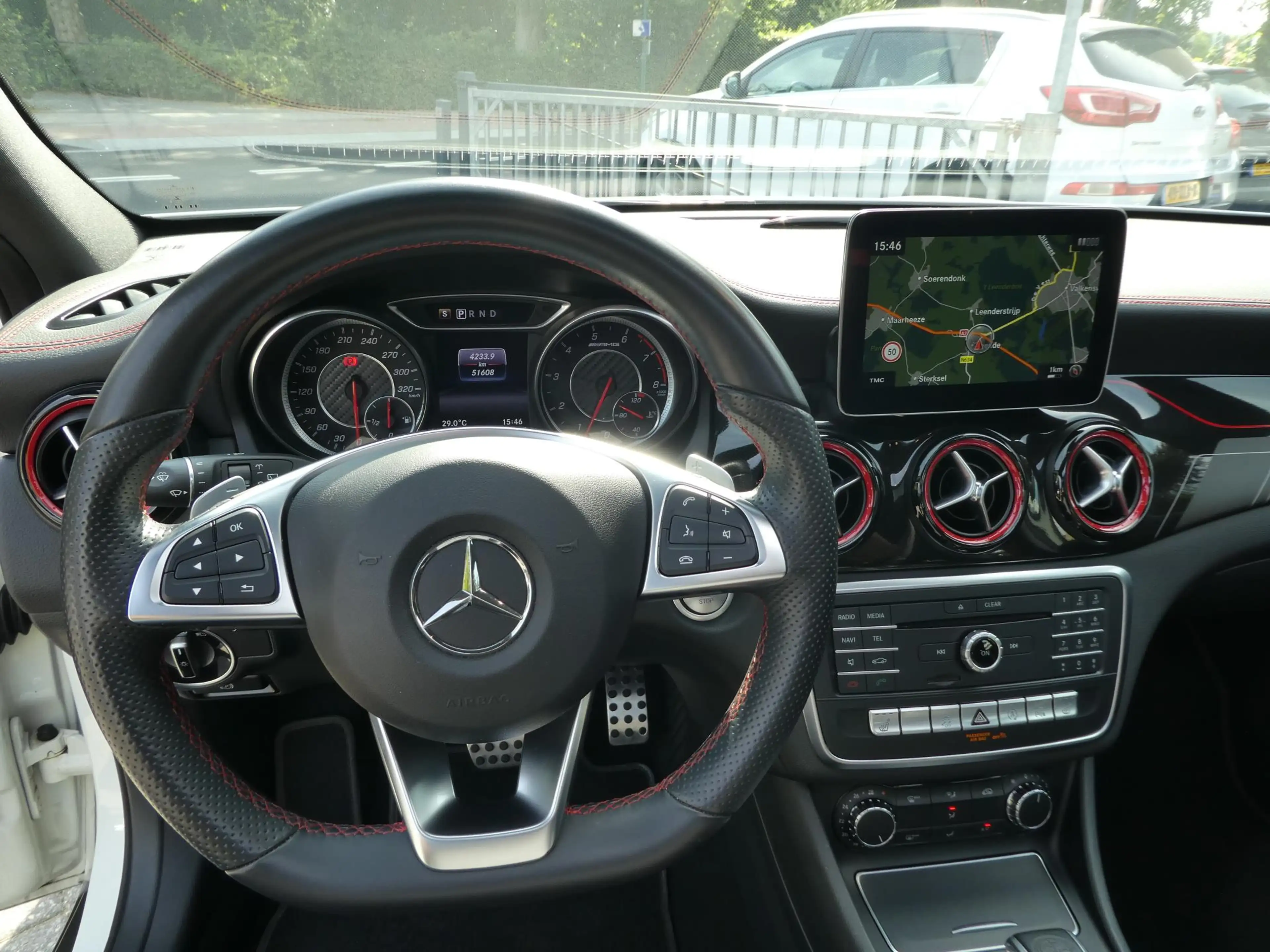 Mercedes-Benz GLA 45 AMG 4Matic 381PK Premium 1eEig|65dKM|Panorama|Camera|C — photo 12