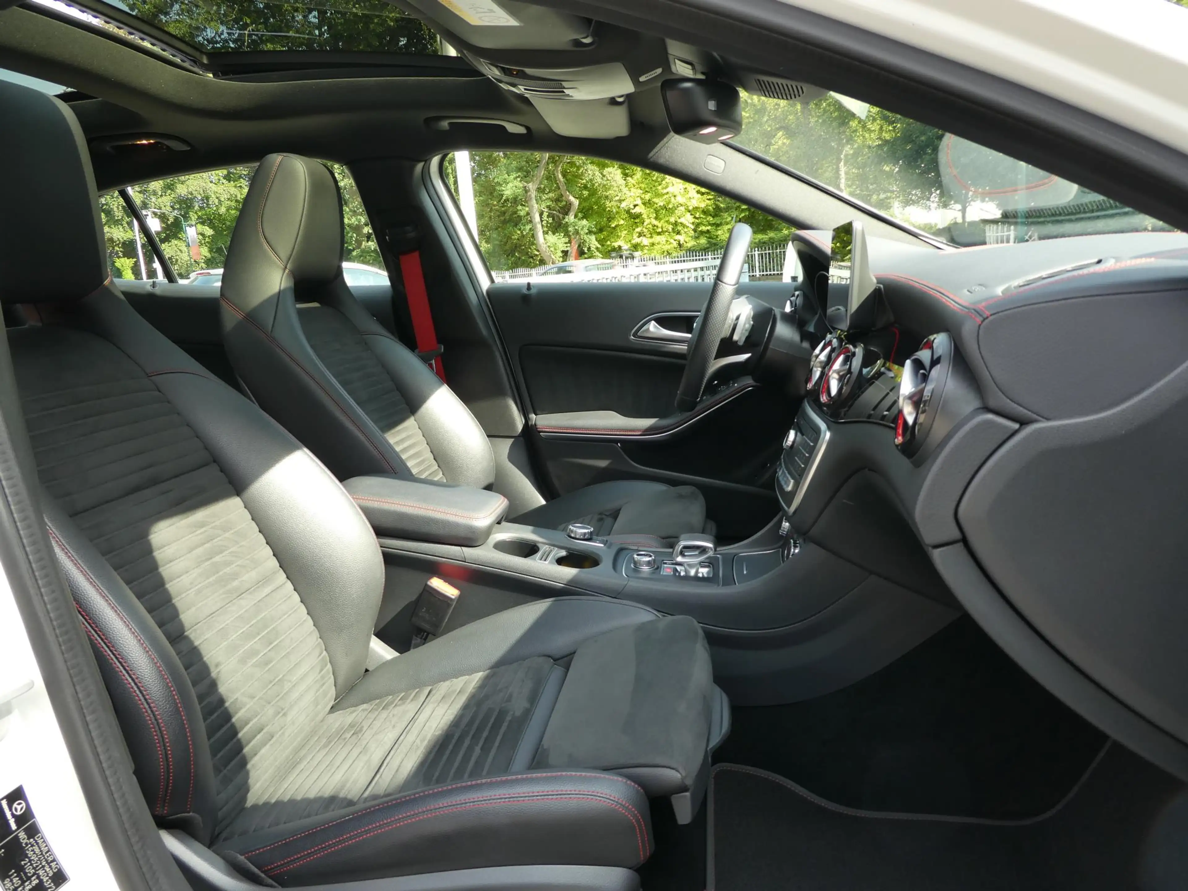 Mercedes-Benz GLA 45 AMG 4Matic 381PK Premium 1eEig|65dKM|Panorama|Camera|C — photo 11