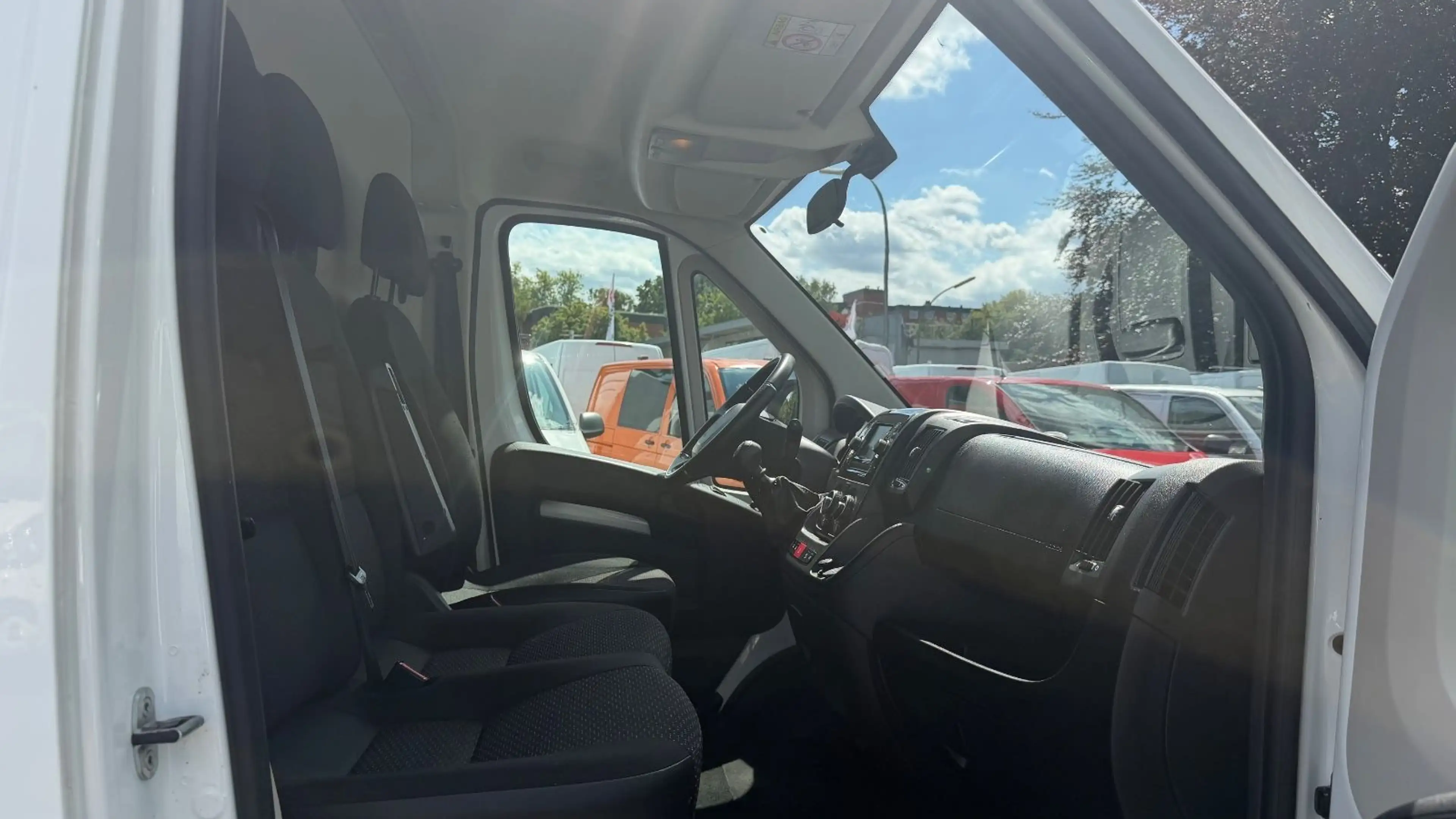Peugeot Boxer BOXER 333 L2H2 PREMIUM 2.2 BlueHDi STANDHZ/REGAL — photo 10