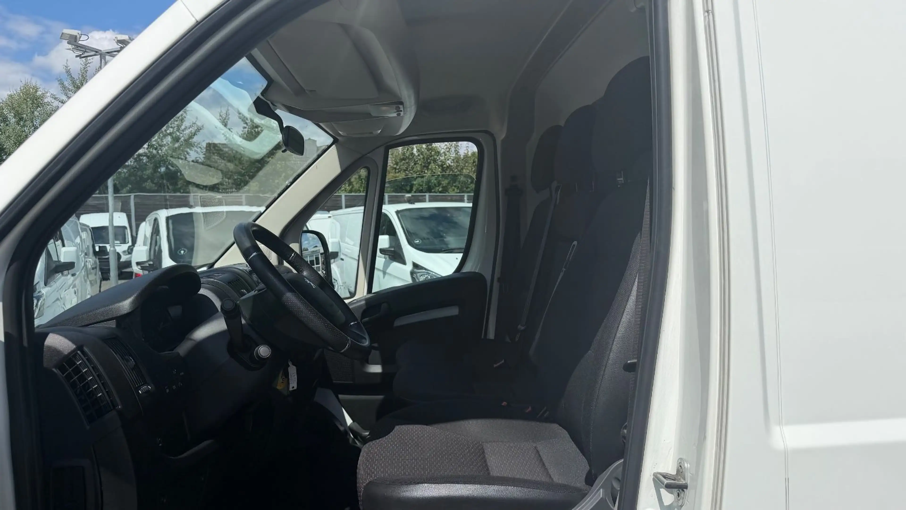 Peugeot Boxer BOXER 333 L2H2 PREMIUM 2.2 BlueHDi STANDHZ/REGAL — photo 9