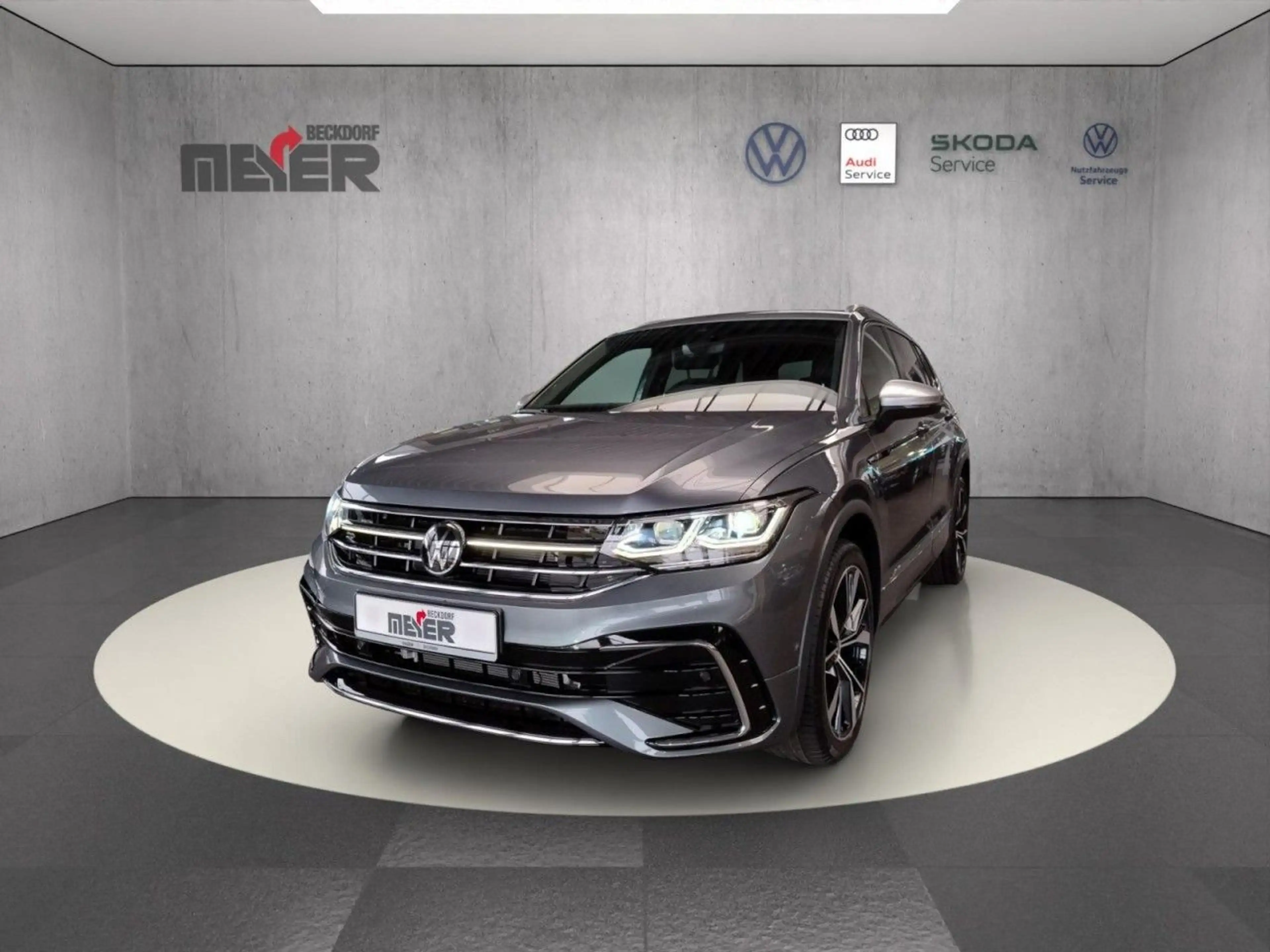 Volkswagen Tiguan Allspace R-Line 2.0 TSI 4MOTION DSG — photo 2