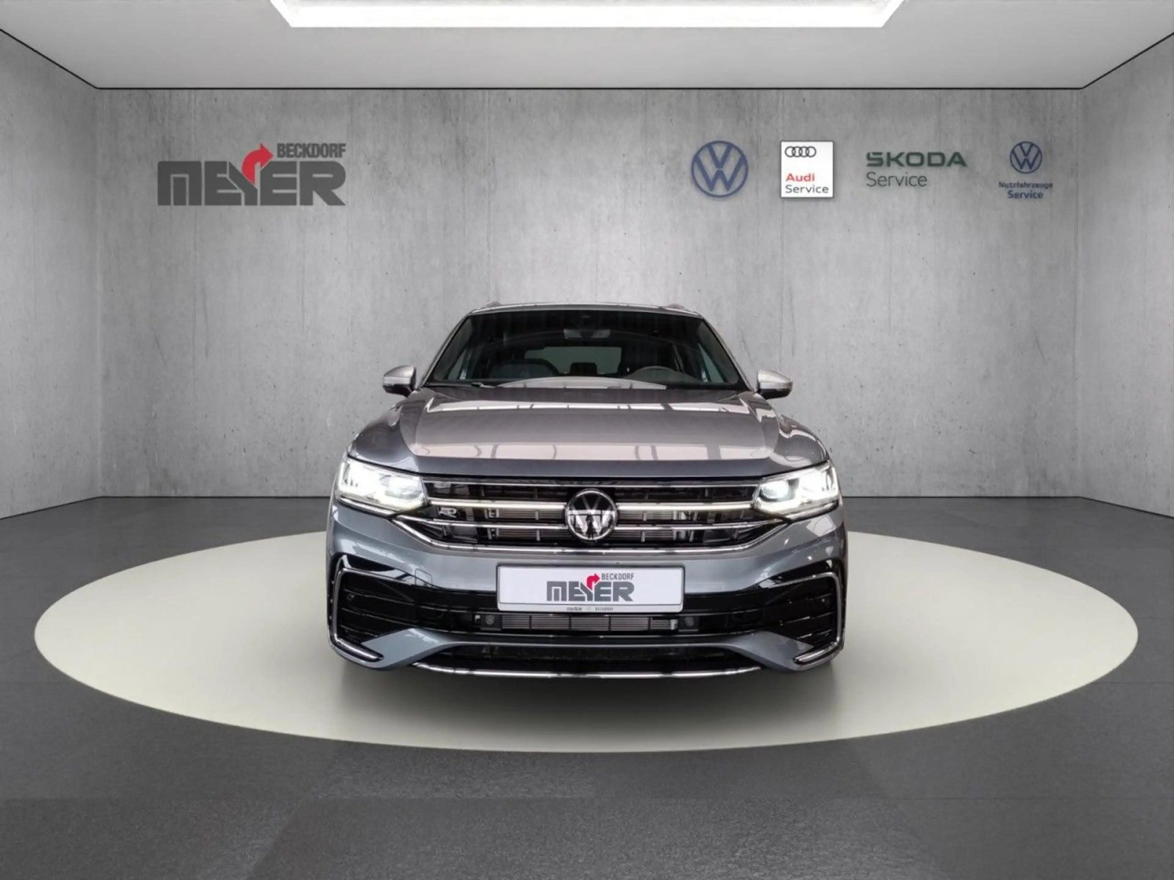 Volkswagen Tiguan Allspace R-Line 2.0 TSI 4MOTION DSG — photo 3