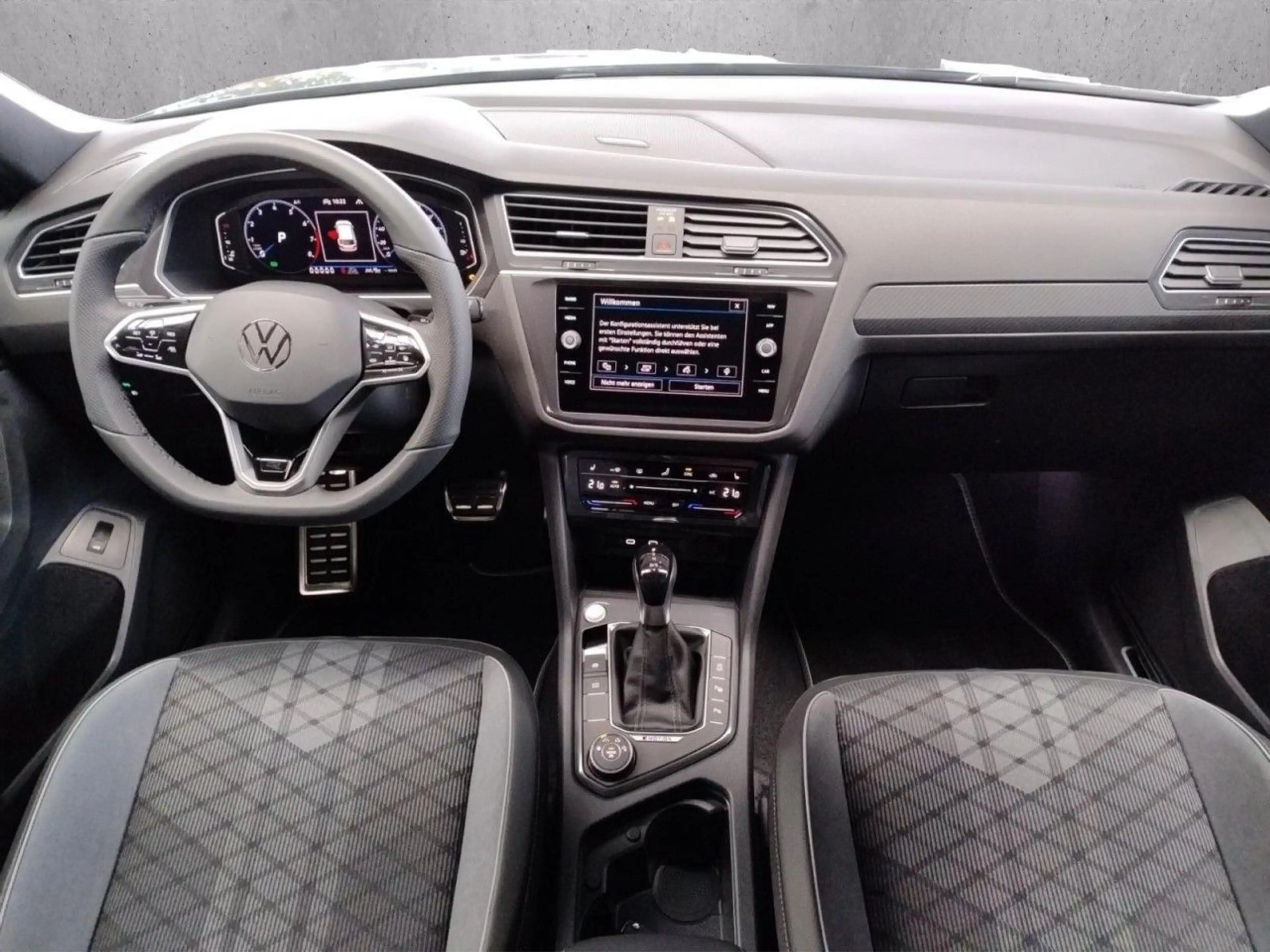 Volkswagen Tiguan Allspace R-Line 2.0 TSI 4MOTION DSG — photo 14