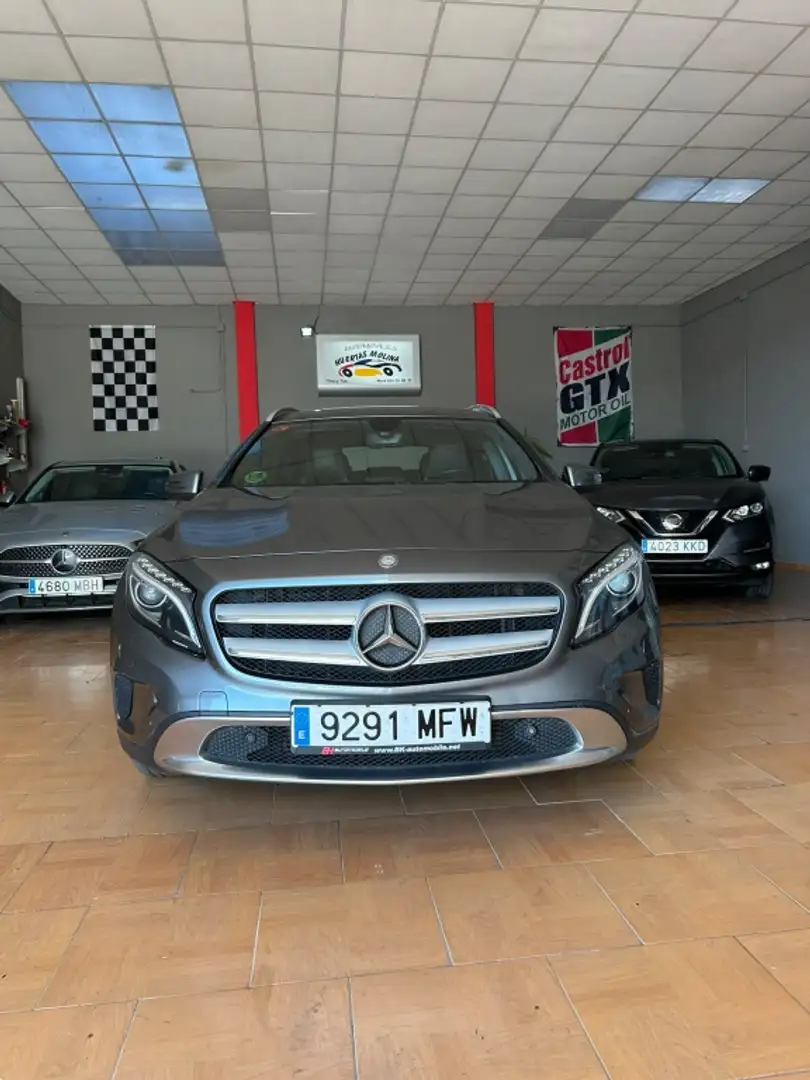 Mercedes-Benz GLA 200 200CDI Urban Gris - 2
