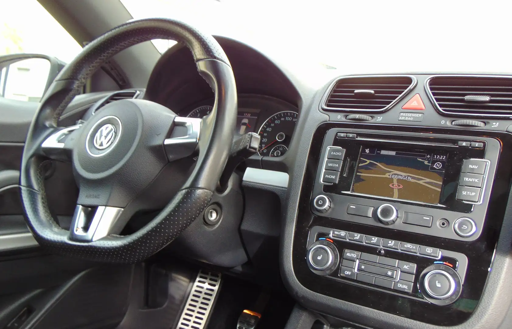 Volkswagen Scirocco 1.4 TSI |Panorama | Navi | PDC | SHZ | Teilleder| Siyah - 2