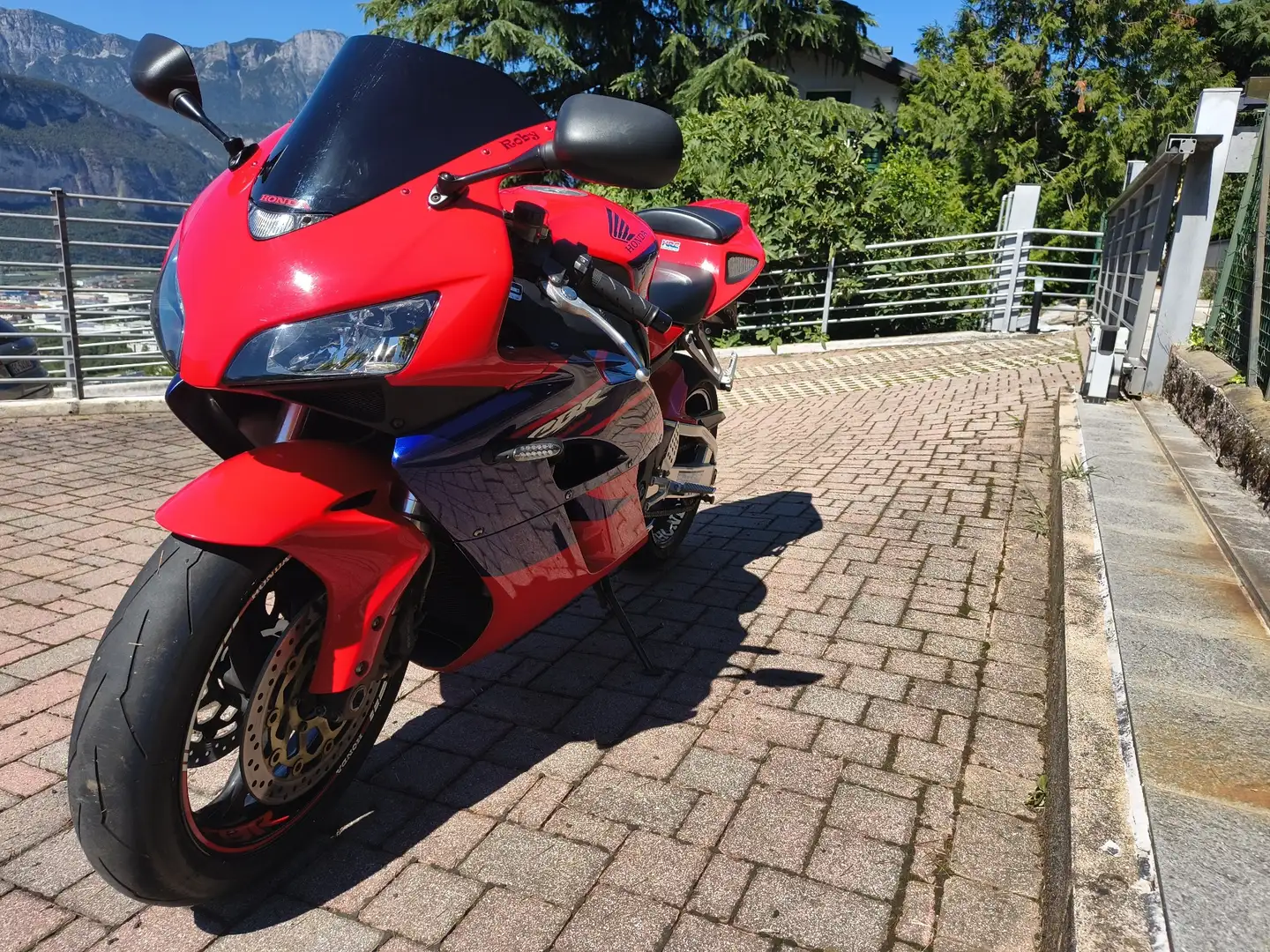 Honda CBR 1000 Rouge - 2