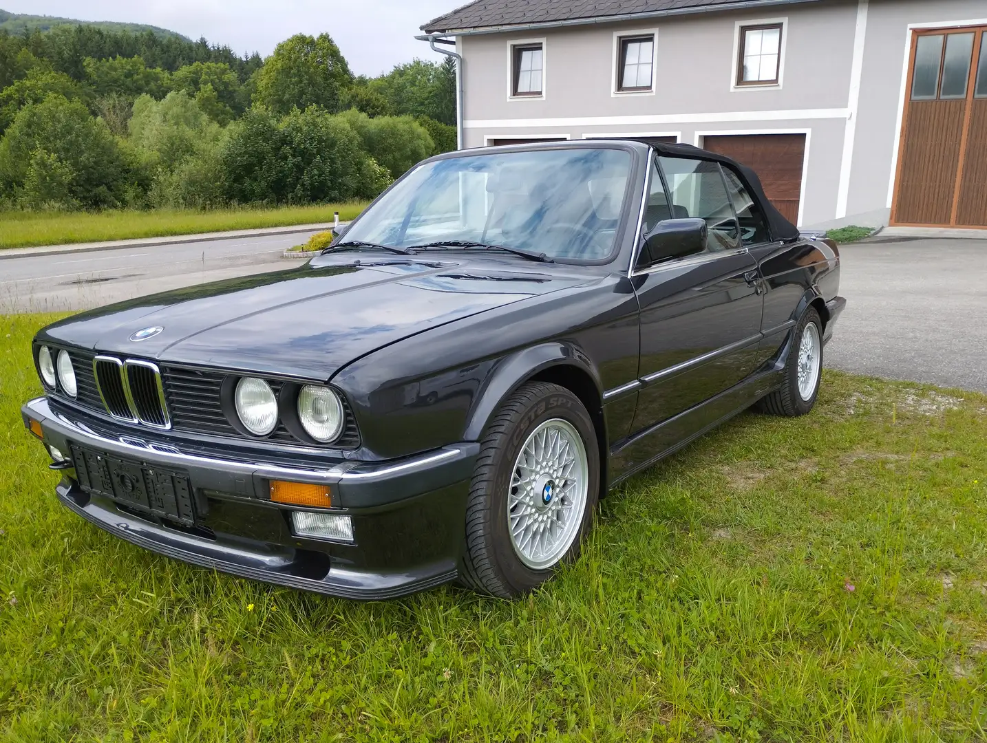 BMW 325 325i Cabrio Schwarz - 1